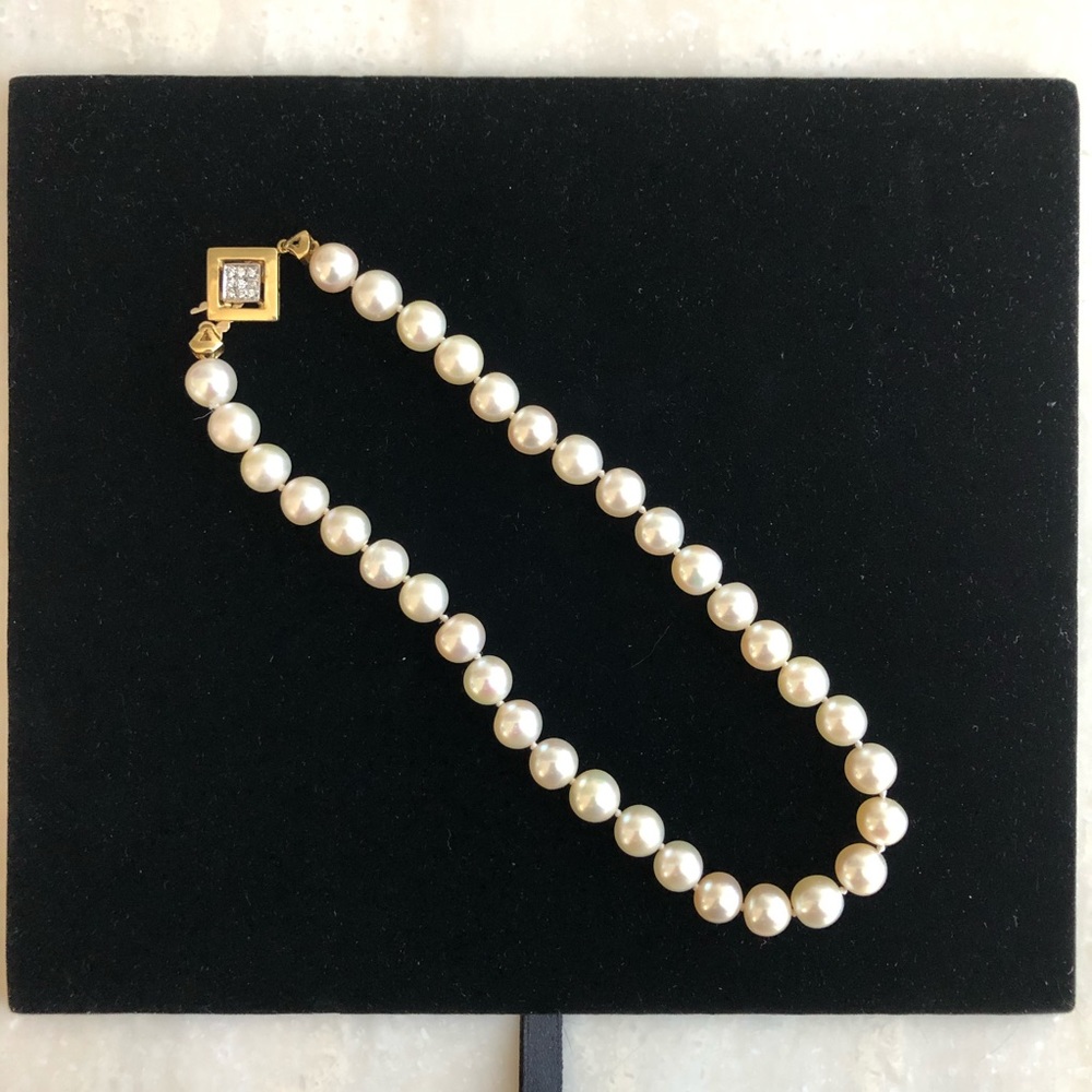 Vintage pearl necklace w/diamond clasp